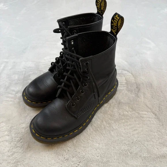 Dr Martens 1460 Black Leather Lace Up Ankle Boots Women's US 6 UK 4 EU 37 - Picture 2 of 8